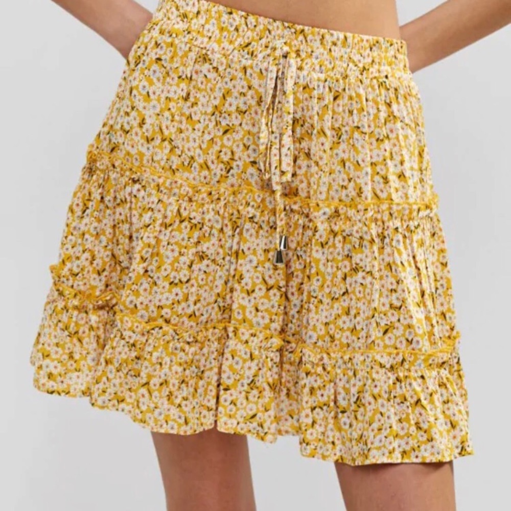 cute zaful skirt! never worn, tags still on!